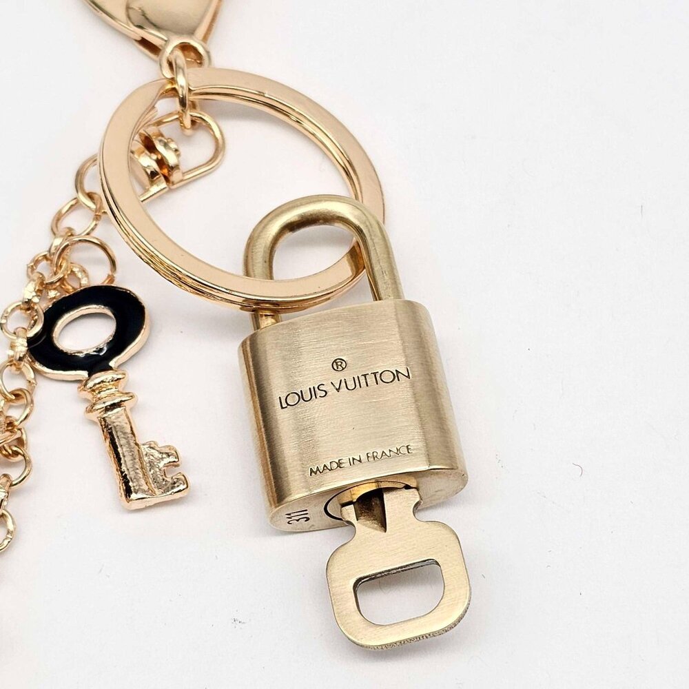 Authentic LV Gold Padlock 🔒Unbranded  Keychain Charm for Louis Vuitton Bags - Picture 5 of 7